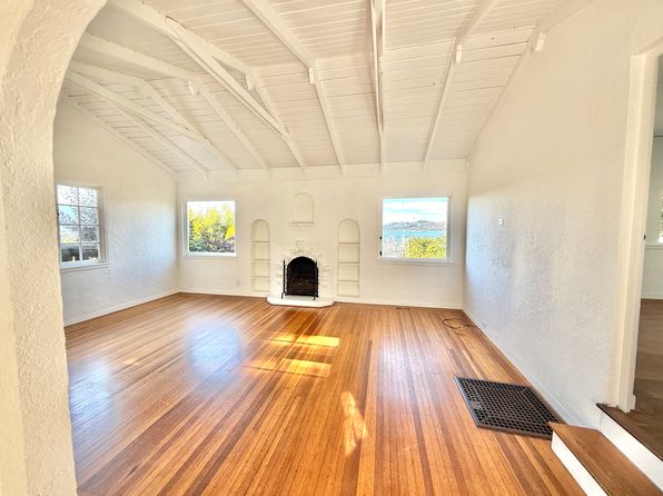 204 Bulkley Ave #4