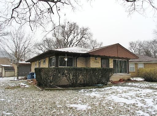 1st image of 1102 Nichols Ln
