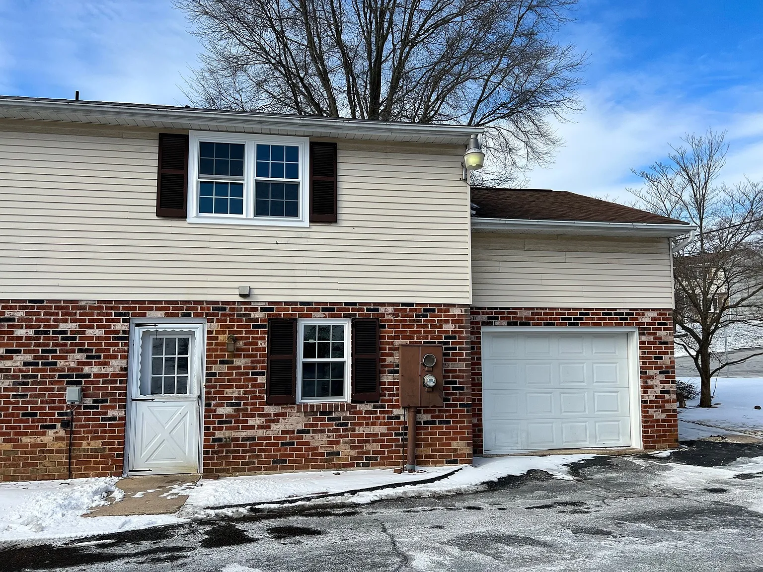 100-108 Boxwood Road — Photo 2