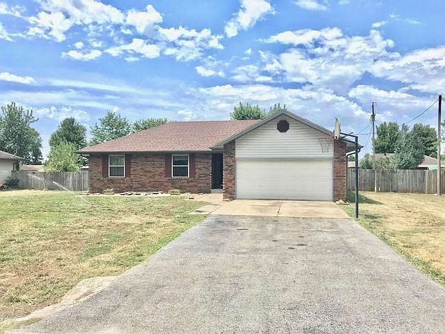 1st image of 117 Grand Prairie Dr