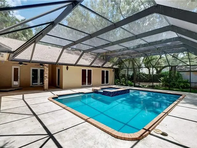 10890 SW 83rd Ave — Photo 9