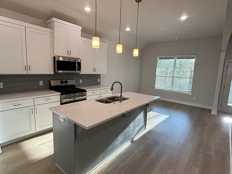3812 SW Pinecrest Dr — Photo 7