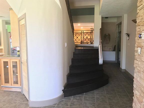 4th image of 18202 Ennsbury Dr