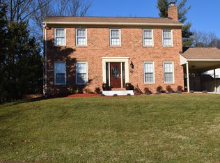 12022 Trossack Rd, Herndon, VA 20170
