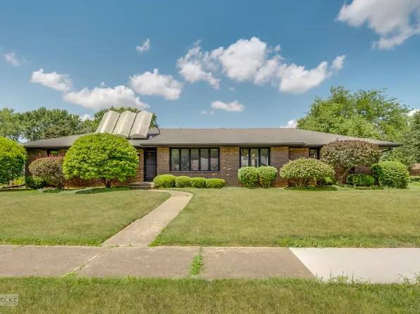 337 George St, Sycamore, IL 60178