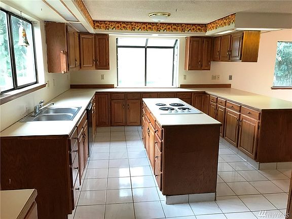 4th image of 9835 N Lake Dr SW
