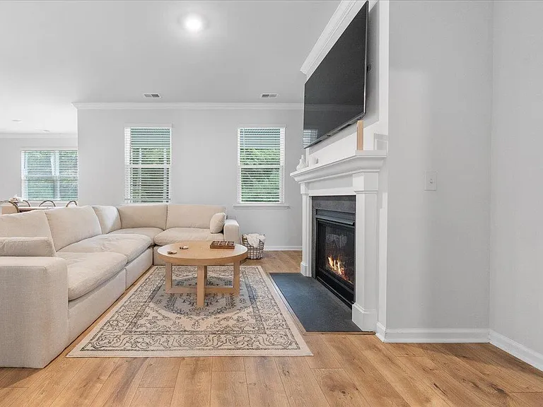 402 Oak View Way — Photo 8