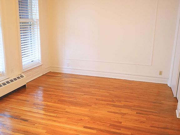 3rd image of 323 W 76th St APT 4F