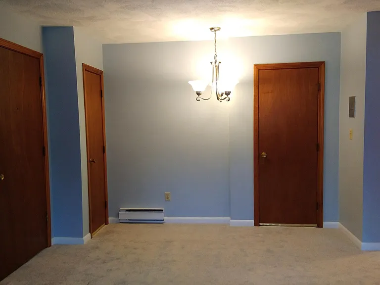 Livingroom/dining area.