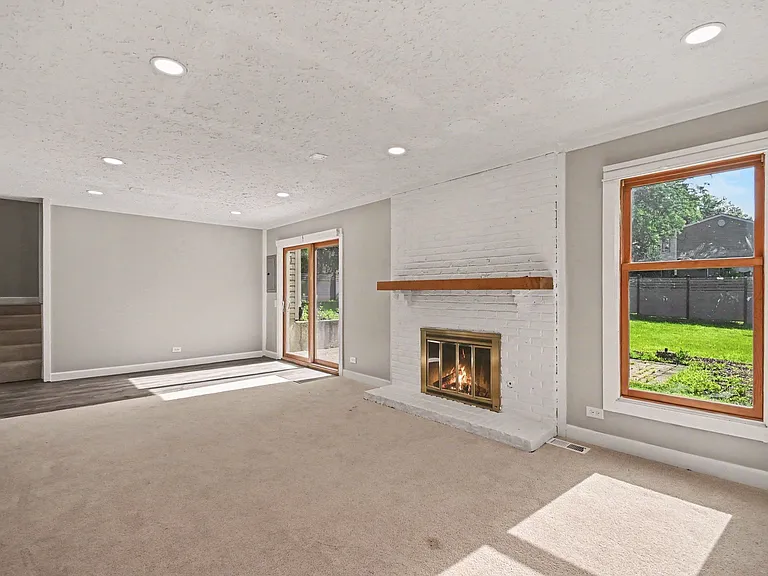 5195 Castaway Ln — Photo 6