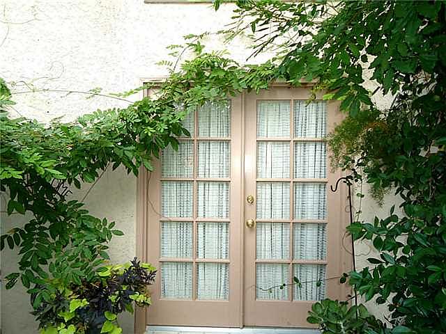 1st image of 330 Villa Canto St