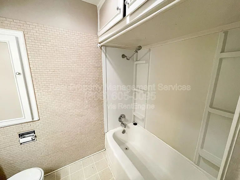 3105 44th St — Photo 9
