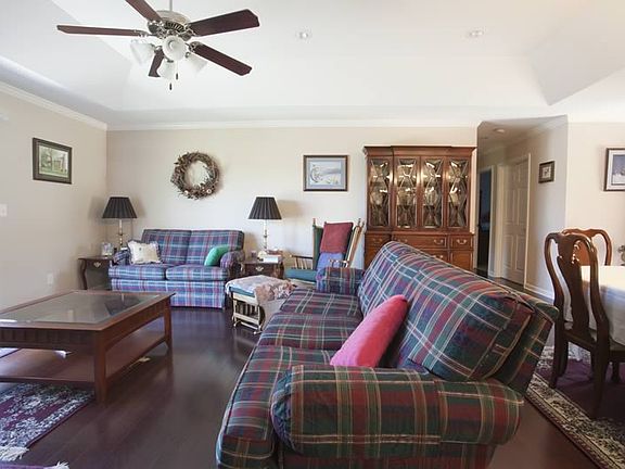 4th image of 2100 Pleasant View Dr