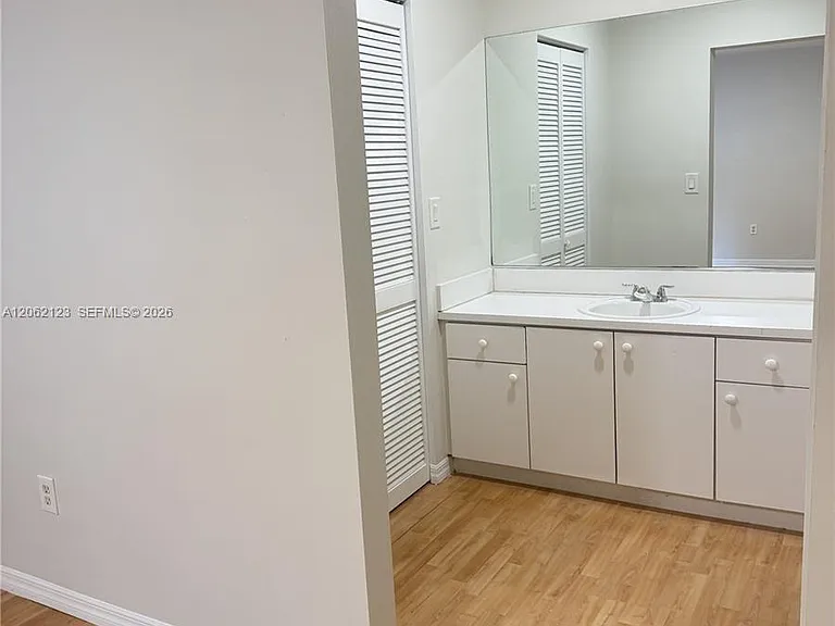 11810 NE 19th Dr #5 — Photo 14