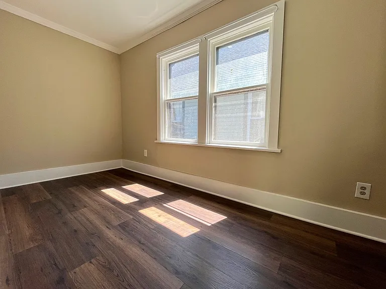 501 Plymouth Ave — Photo 10