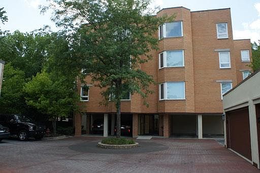 1st image of 1635 N Milwaukee Ave APT 301