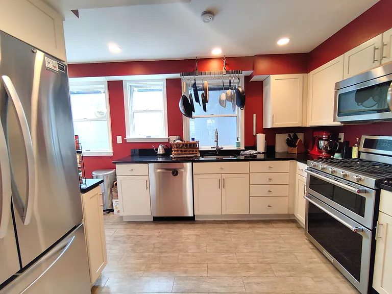 809 2nd St #1 — Photo 6