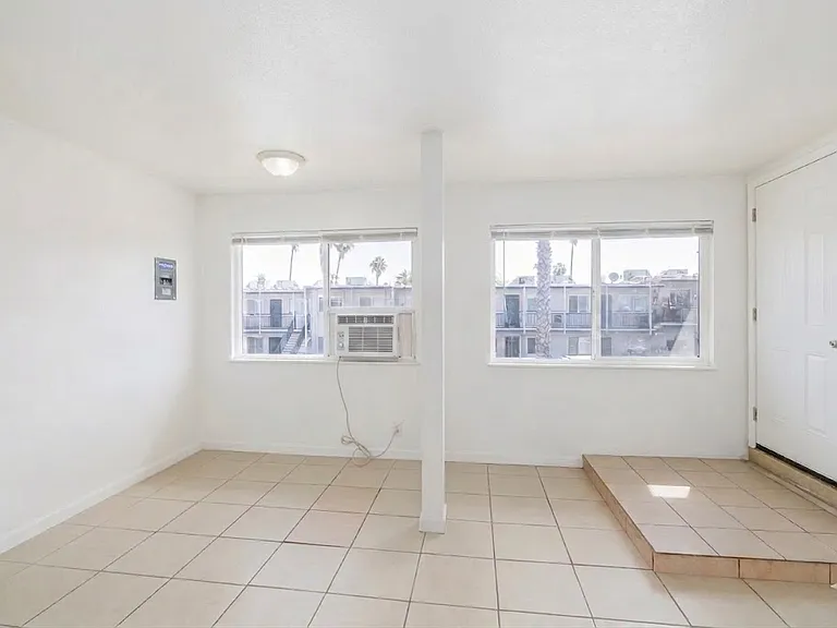 Plaza Estates — Photo 3