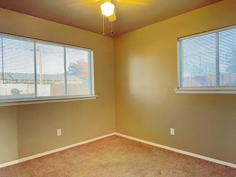 2837 Lowell Dr — Photo 24