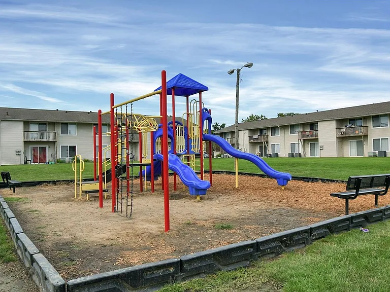 Greentree Apartments — Photo 17