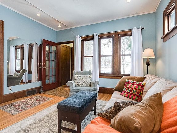 4th image of 1136 Fairmount Ave