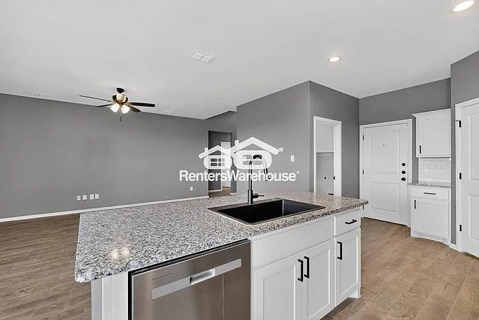 8517 Centerboard Ln — Photo 16