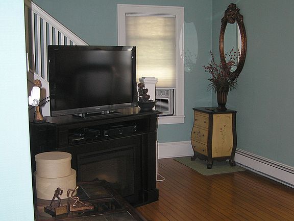 4th image of 1 Sewell Pl