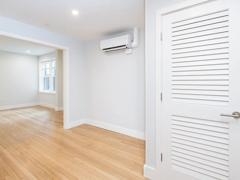 17 Forest St #17A04 — Photo 4