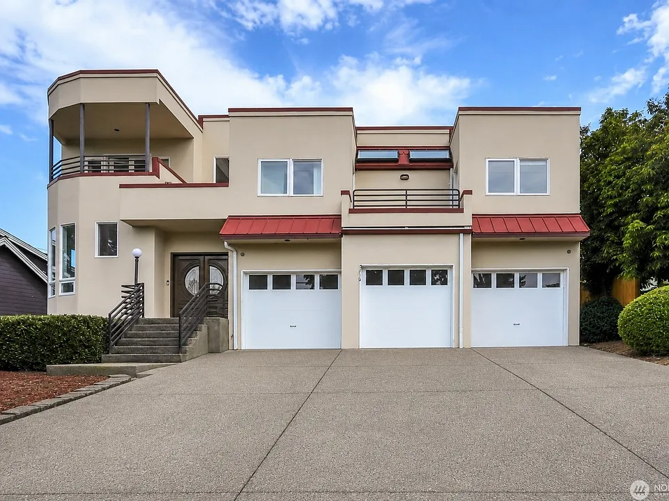 2216 70th Ave SE