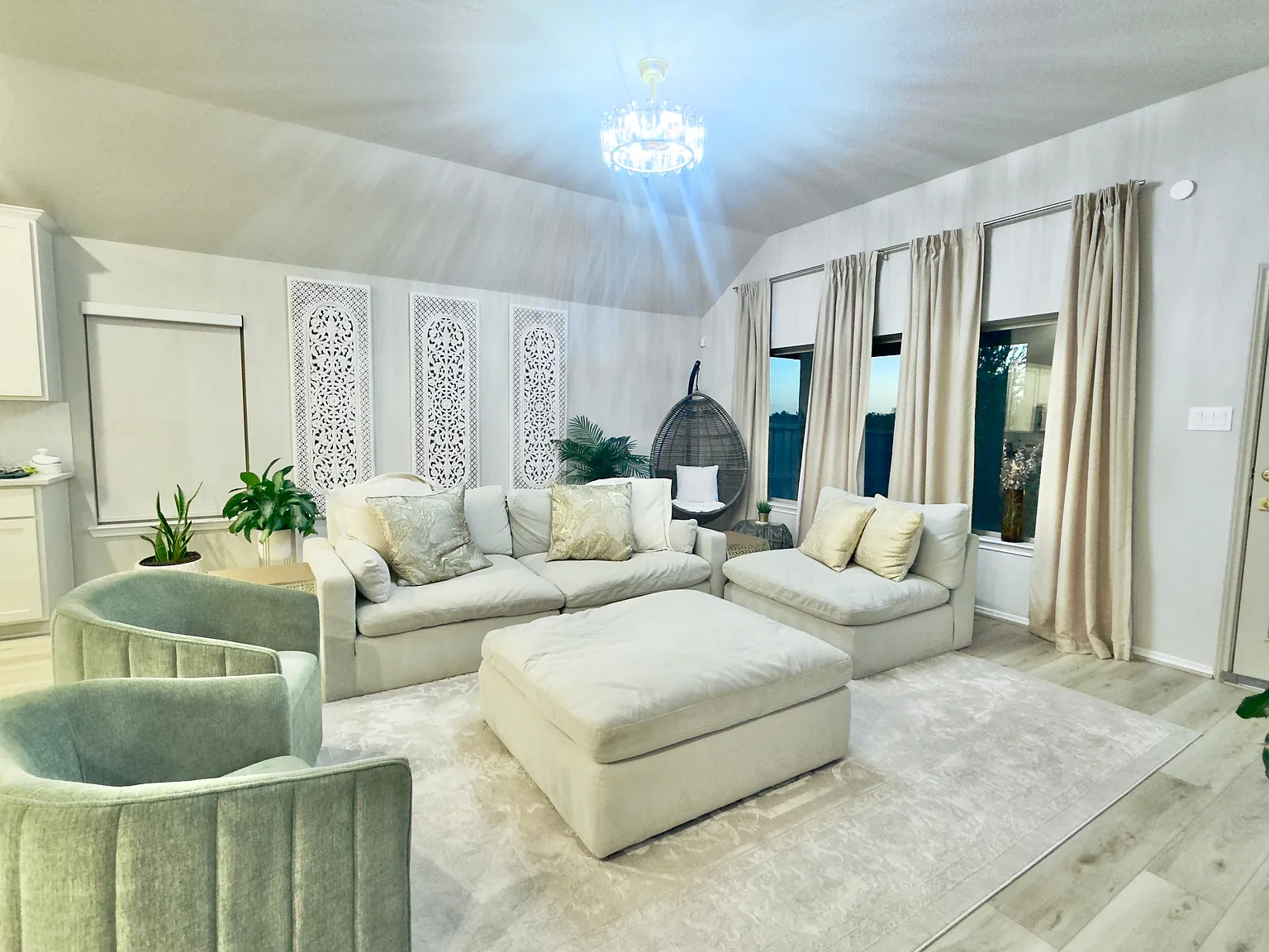 4 bed, 2074 sqft, $3,400 — Photo 1