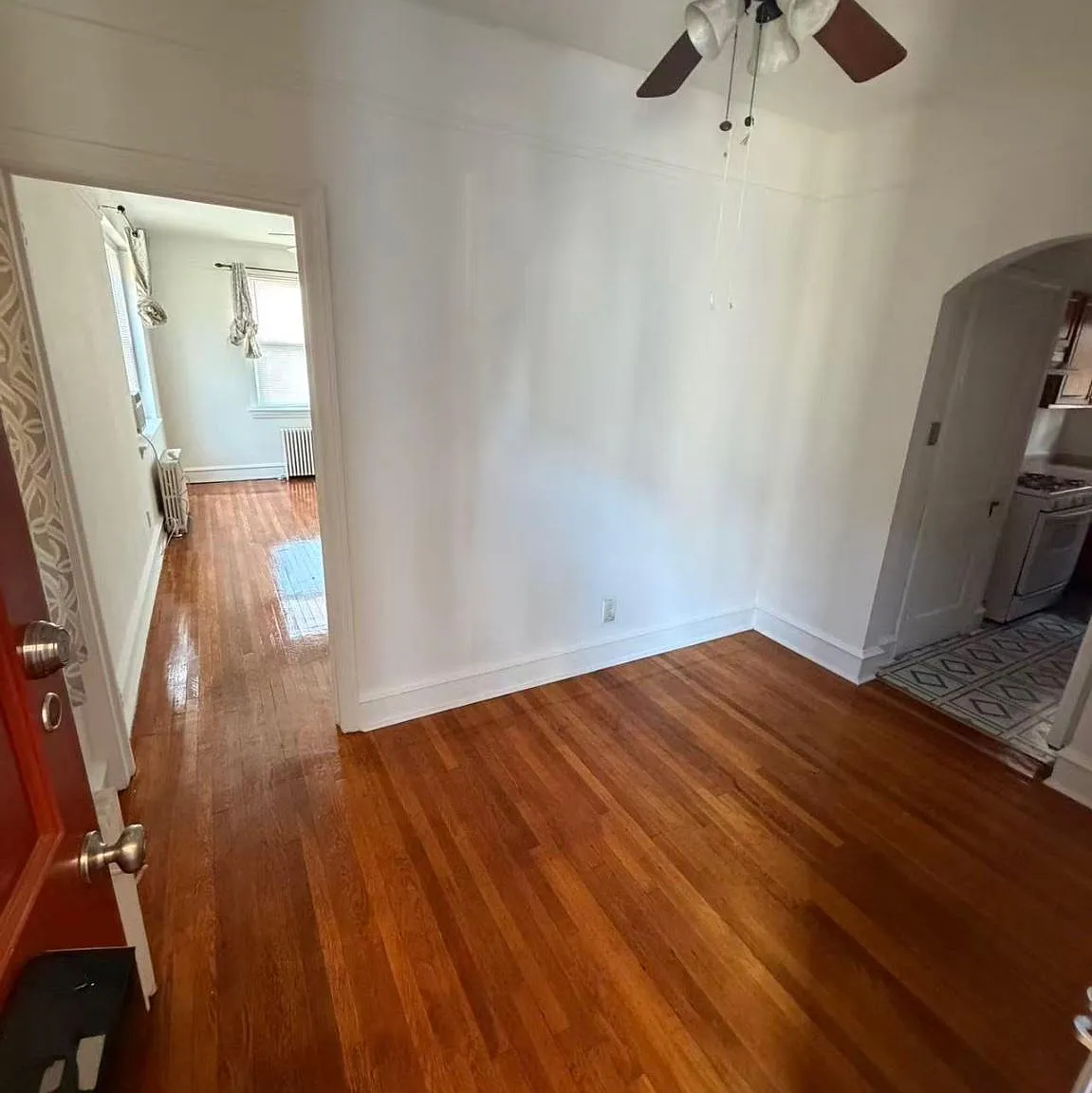 1 bed, 1.0 bath, 3000 sqft, $1,500 — Photo 3