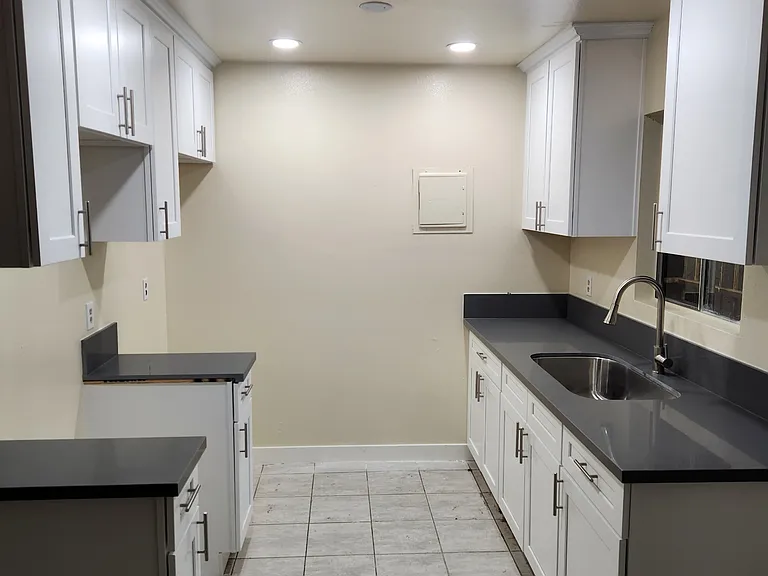 135 W Cedar St #7 — Photo 1