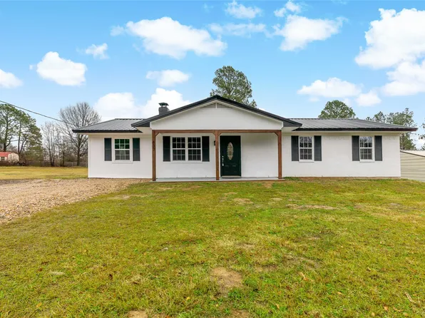 637 S Bryson St, Bogata, TX 75417