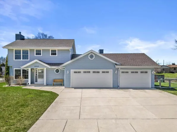 8565 South Stone Creek DRIVE, Oak Creek, WI 53154