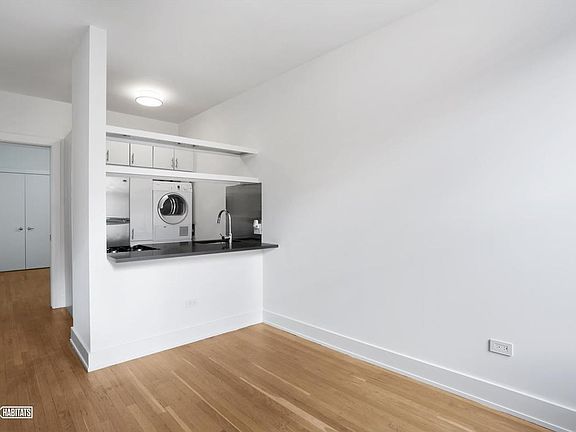 4th image of 252 E 110th St APT 3R