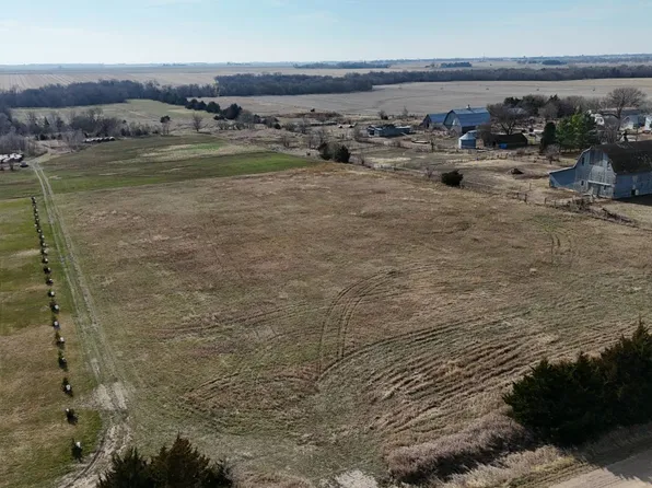 E 14th Rd, Aurora, NE 68818