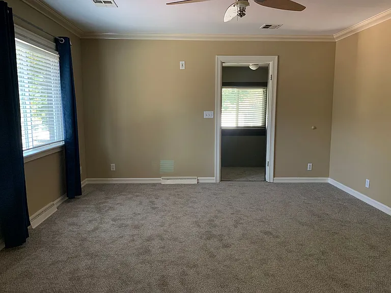 420 W Mullan Ave — Photo 5