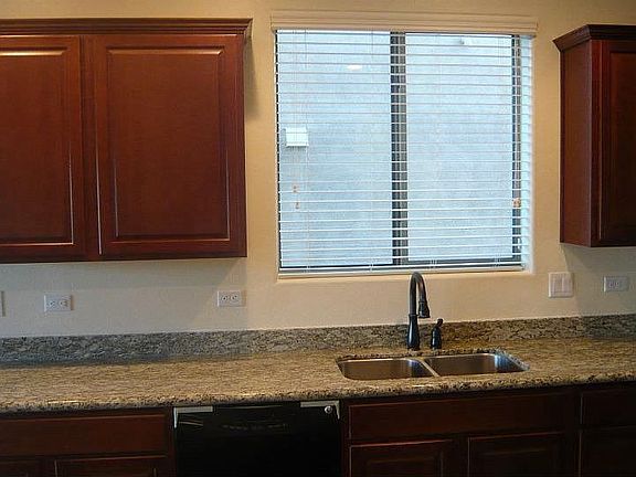5th image of 646 W Calle Capotasto