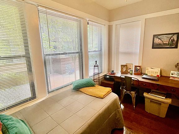5th image of 5009 N Ashland Ave APT 2E