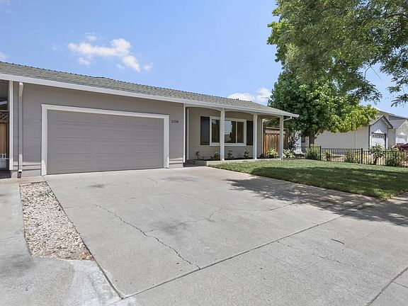 2nd image of 2106 Treewood Ln