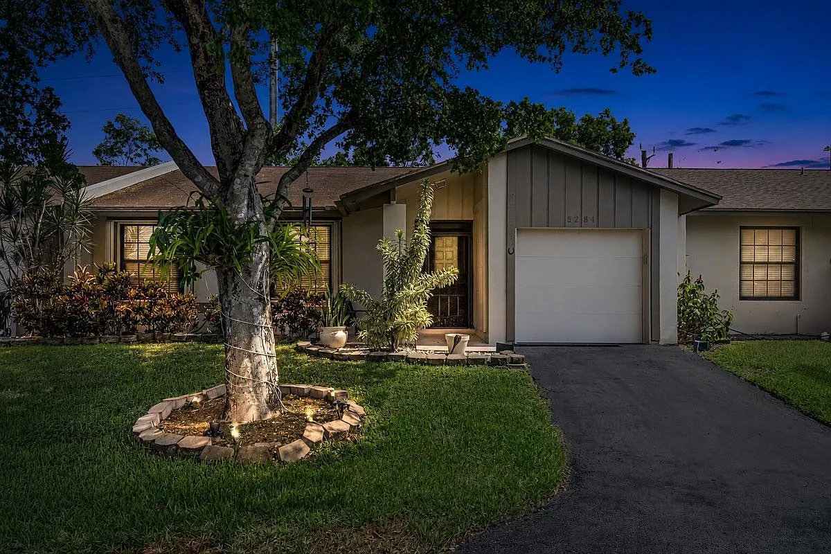 3 bed, 2.0 bath, 1393 sqft, $3,100 — Photo 1