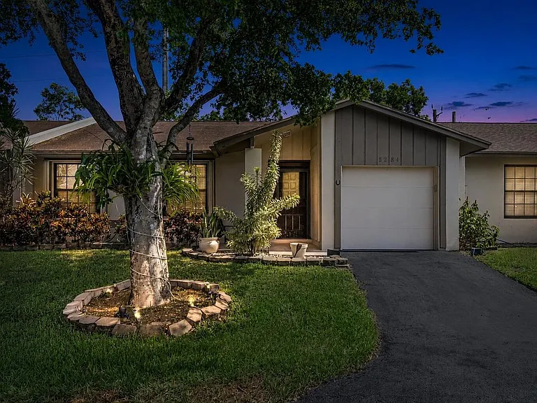 5284 Breadfruit Cir — Photo 1