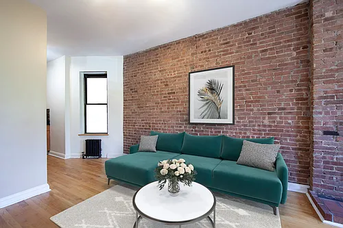 501 W 47th St #4W Photo 1