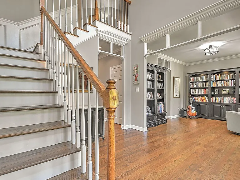 9 Wayland Ct — Photo 4