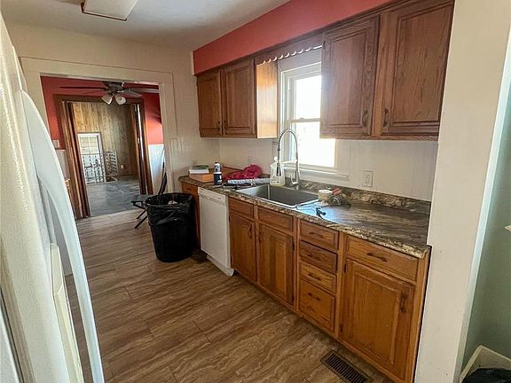 4th image of 314 Hux St