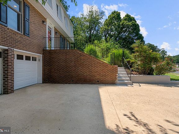 5th image of 4389 Spillway Ln