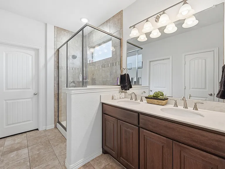 196 Lady Bird Dr — Photo 40
