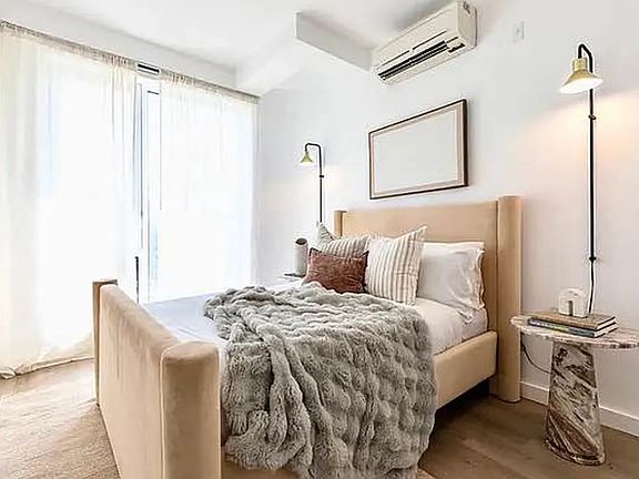 4th image of 953 Dean St #545