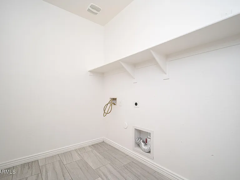 18338 W Getty Dr — Photo 24