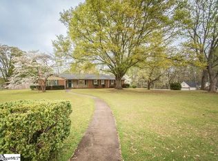 18 Rollingreen Rd, Greer, SC 29651